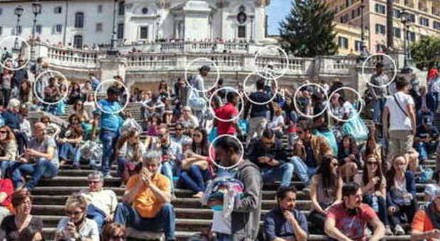 Roma, rissa tra venditori abusivi a piazza di Spagna: 2 arresti