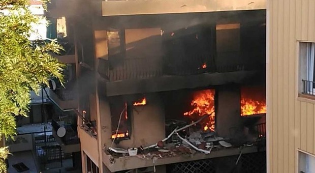 Spagna, esplosione in un palazzo vicino a Barcellona: 3 morti e 15 feriti
