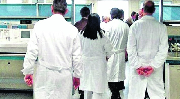 Covid, prosegue il calo di contagi: in Puglia 2.673 nuovi casi e otto morti