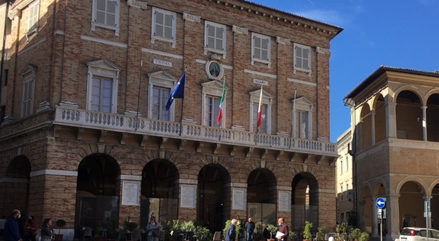 Il palazzo comunale di Macerata