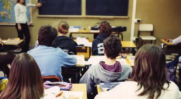 Sos sovraffollamento: alle scuole superiori settembre da brividi per il rientro in classe