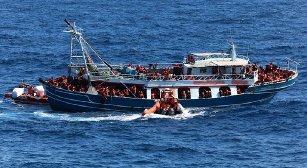 I 339 migranti della Geo Barents a Brindisi verranno portati anche in Veneto