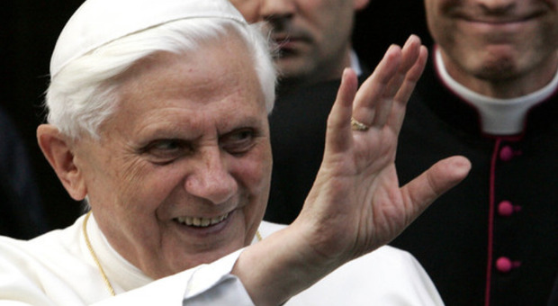 Papa Ratzinger è morto, dolore in Vaticano e nel mondo