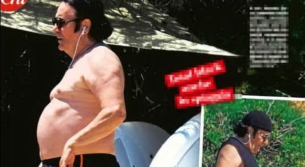 Renato Zero in vacanza: qualche chilo di troppo e fisico decisamente appesantito Foto