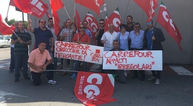 Ristrutturazione Carrefour, paga solo la Campania: allarme del sindacato