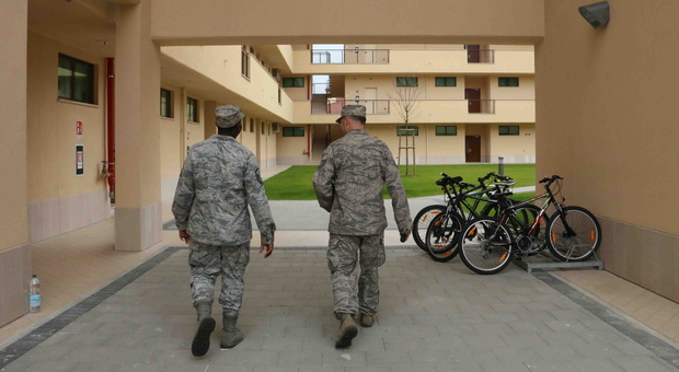 Militari Usa alle scuole elementari di Aviano: insegnano l'inglese ai bimbi