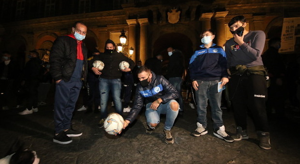 Lockdown a Napoli, la protesta dei calciatori dilettanti: «Ora fondi per non morire»