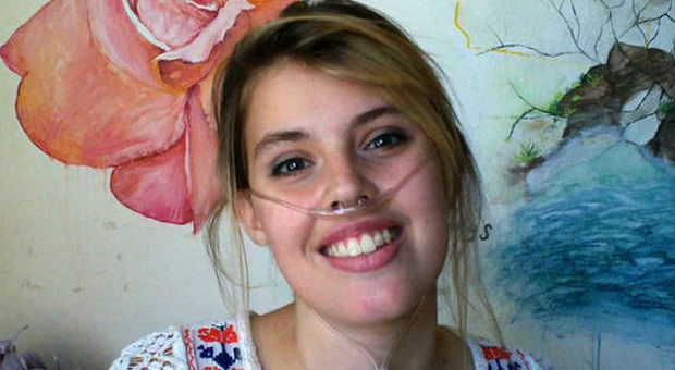 Claire, la 17enne che lotta contro la fibrosi cistica a colpi di risate su Youtube