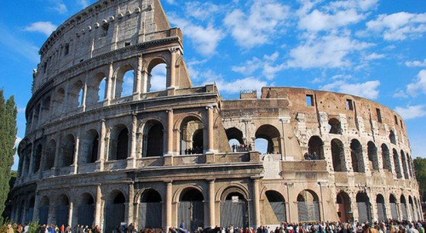 Restauro del Colosseo, termina la prima fase. Renzi: "Simbolo dell'Italia di oggi".