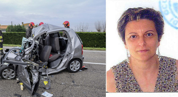 Con l'auto si schianta contro un'autobotte, muore mamma di 54 anni
