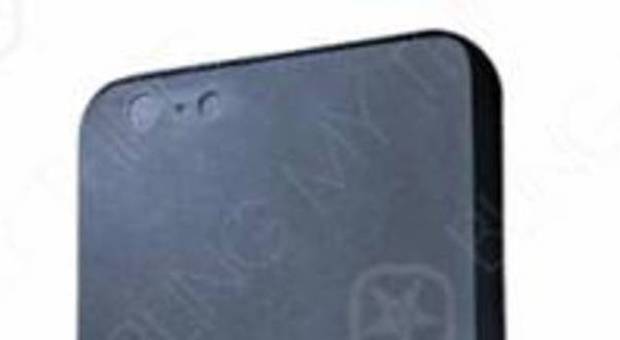 IPhone 6, dalla rete spuntano nuove foto del melafonino: "Più grande del Galaxy S5"