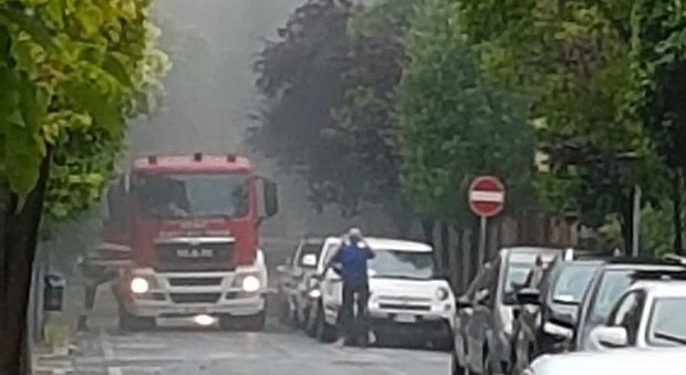 Pesaro, inferno di fuoco e fumo dentro casa: donna intossicata all'ospedale