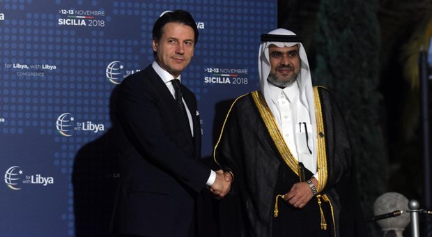 Libia, Haftar incontra Conte a Palermo. Il premier ai leader: «Decidete voi del vostro futuro»