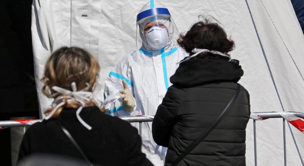 Coronavirus a Napoli, c'è un'altra vittima: 53enne morta al San Giovanni Bosco, è il decimo decesso in Campania
