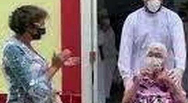 Una donna di 104 anni supera il Covid-19 per la seconda volta dopo essere stata vaccinata