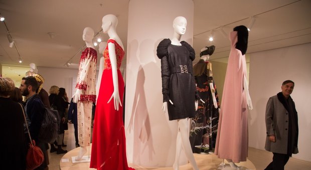 Stilisti e designer omaggiano Roma: in mostra anche un abito indossato da Audrey Hepburn