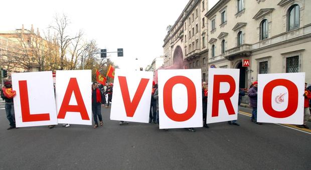 Campania, allarme sindacati: in 200mila senza ammortizzatori sociali