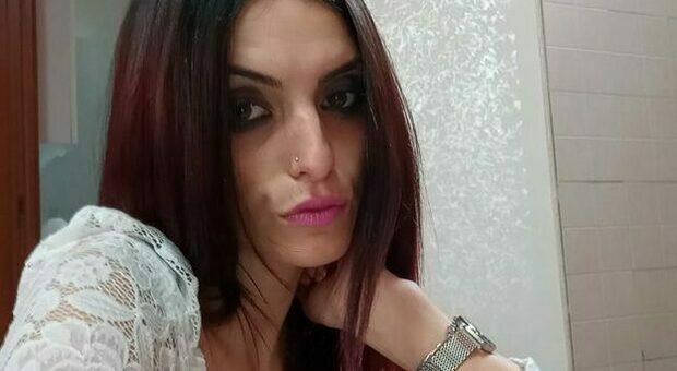 Ylenia Lombardo, morta semi carbonizzata a Napoli: aveva 33 anni, sospetto femminicidio
