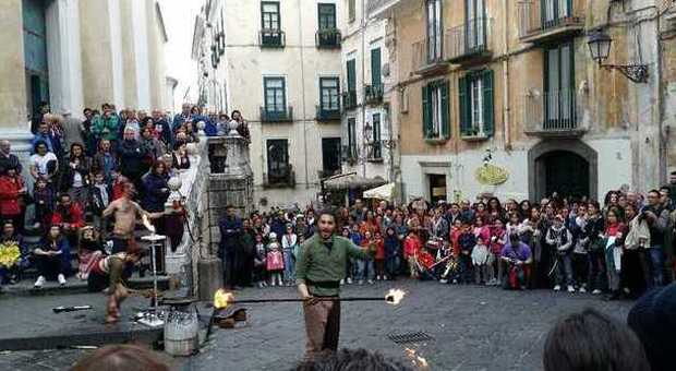 Medioevo in piazza, migliaia di presenze a Salerno per il «Crocifisso ritrovato»