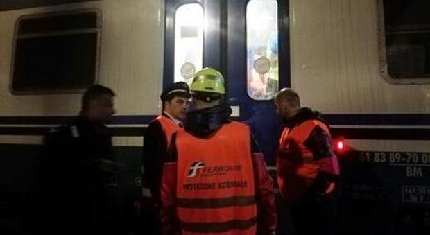 Paura sul treno a Sesto San Giovanni: maniaco palpeggia 4 donne e una 13enne