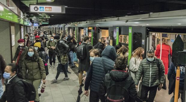 Milano, Atm "taglia" le corse di tram e bus: «Colpa del caro energia»