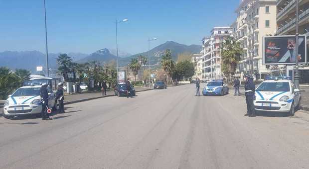 Coronavirus, controlli nelle strade a Salerno: task force sicurezza, 3.900 sanzioni