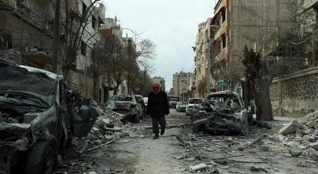 Siria, sospetto attacco chimico nel raid su Ghuta