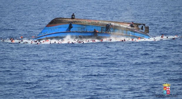 Migranti, naufragio al largo della Tunisia: «Almeno 70 morti»