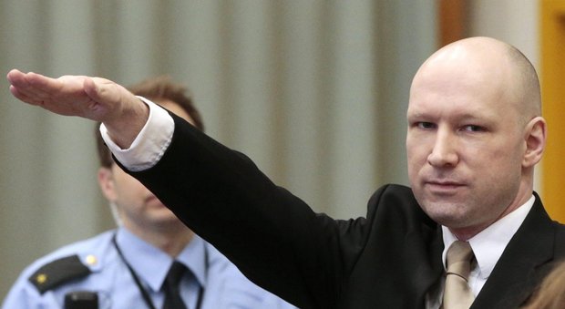 Norvegia, Breivik vince causa contro lo Stato: violati i diritti umani del killer di Utoya