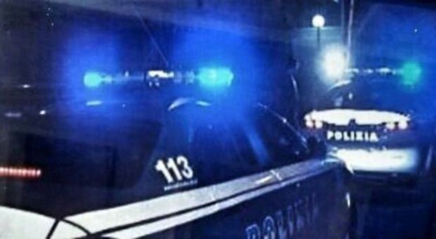 Perugia, follia in un parcheggio: picchiato e accoltellato, indagini in corso