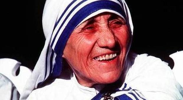 Canonizzazione in hd per Madre Teresa per i pellegrini gigantesca foto di gruppo