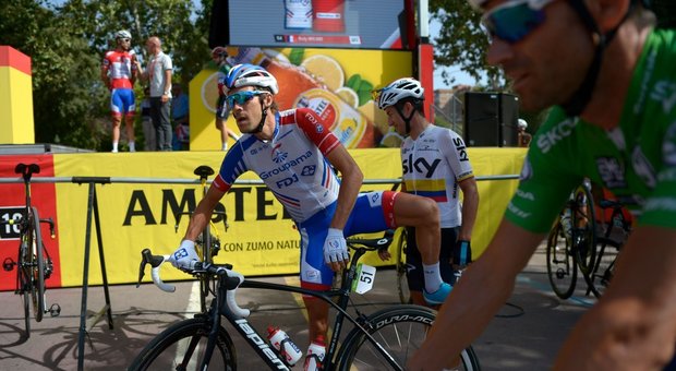 Vuelta di Spagna, a Thibaut Pinot la quindicesima tappa, Yates leader in maglia rossa