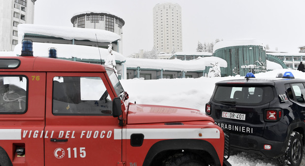 Sestriere, evacuato il Villaggio Olimpico: stanze invase dalla neve