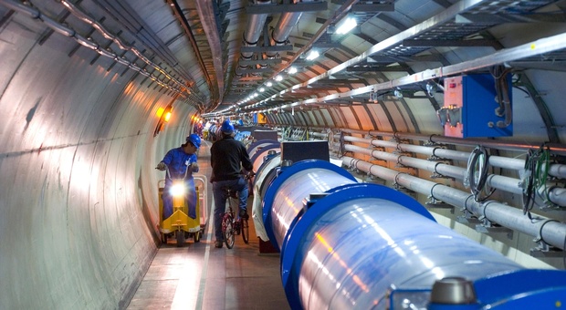 Fisica, nuova scoperta al Cern sul bosone di Higgs: «Così la "particella di Dio" ci porterà alla materia oscura»