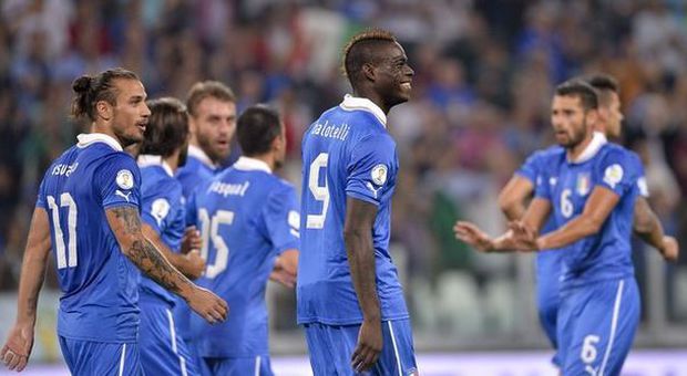 Italia qualificata per i mondiali in Brasile Chiellini e Balotelli piegano 2-1 la Rep. Ceca