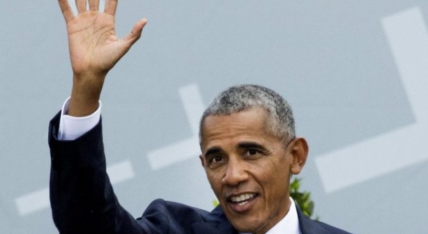 Obama, bagno di folla a Berlino: «Per i migranti creare chance nei paesi di origine»