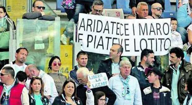 I tifosi della Lazio contestano Lotito