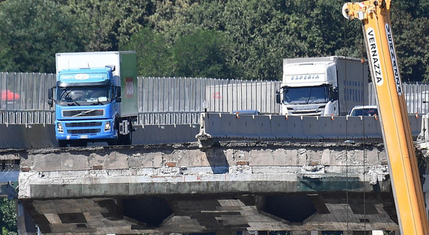 Ponte Morandi, la prova "regina" del crollo: è il reperto numero 132, nuovi indagati