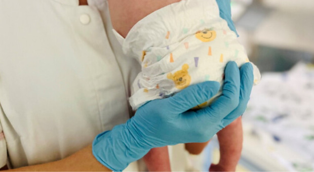 Per i neo-genitori arriva la popò-app: una foto al pannolino per lo screening delle colestasi