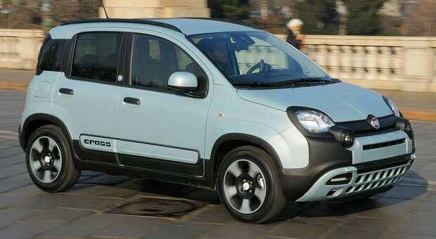 La Fiat Panda è stata ancora una volta l'auto più venduta in Italia. Qui nella nuova versione Hybrid