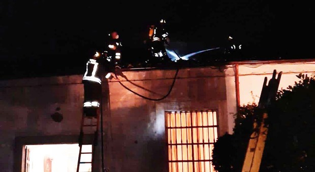 Rimini, incendio in un residence: morta donna di 37 anni
