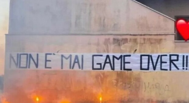 Lecce, striscione mafioso contro la polizia dopo l'operazione "Game Over"
