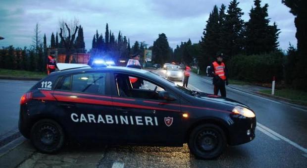 Osimo, ladri d'auto in folle fuga sulla Statale fermati dai carabinieri
