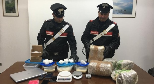 Civitanova, sette chili di marijuana e sei etti di cocaina: scattano le manette per la banda di pusher italiani e albanesi