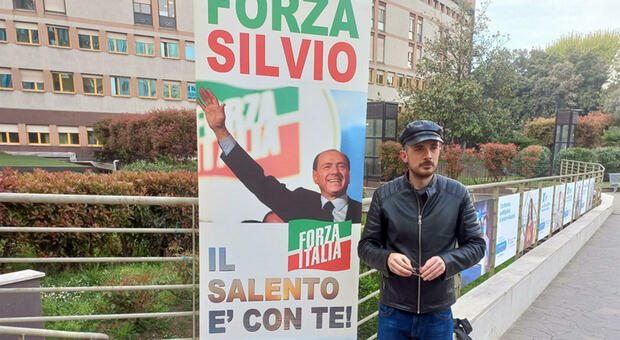Il fan di Berlusconi: dieci ore di treno dalla Puglia a Milano. «Per Silvio andrei anche al polo Nord»/Il video