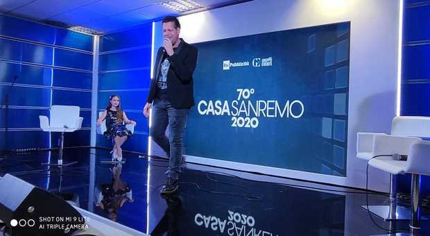 Max Petronilli al PalaFiori durante "Casa Sanremo"