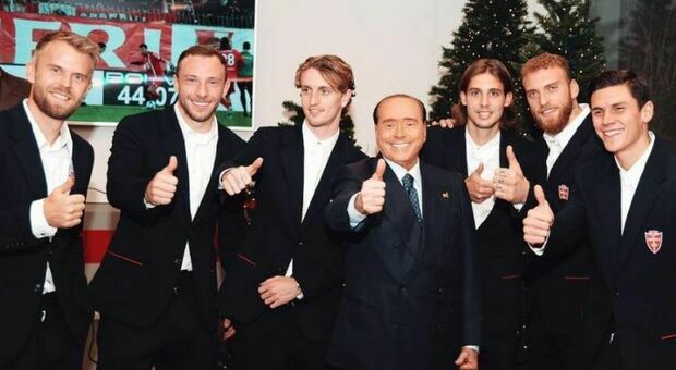 Berlusconi: «Vi mando un pullman di tr*** se battete Juventus e Milan». Show del presidente del Monza alla cena con i giocatori