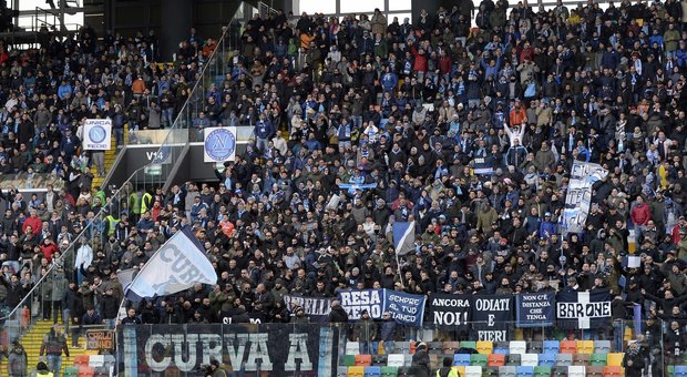 Ventidue tifosi del Napoli a giudizio: avevano occupato a Udine posti dei bambini