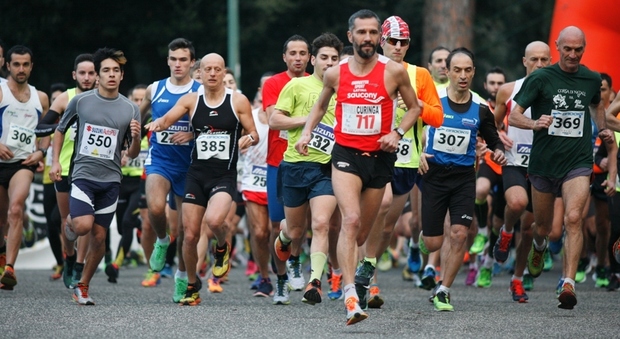 Una fase della partenza della scorsa edizione della Mezzamaratona