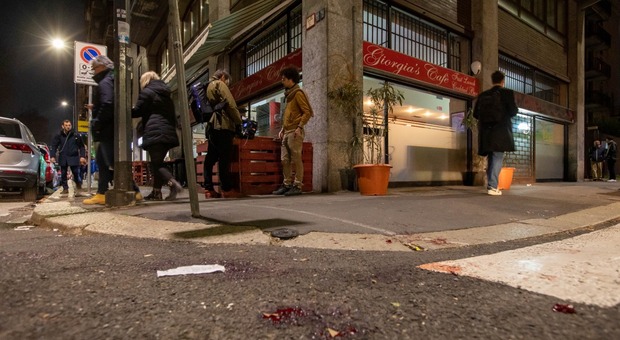 Milano, arrestato l'accoltellatore: è uno straniero di 23 anni con precedenti. Le cinque donne aggredite e le rapine (foto fotogramma)